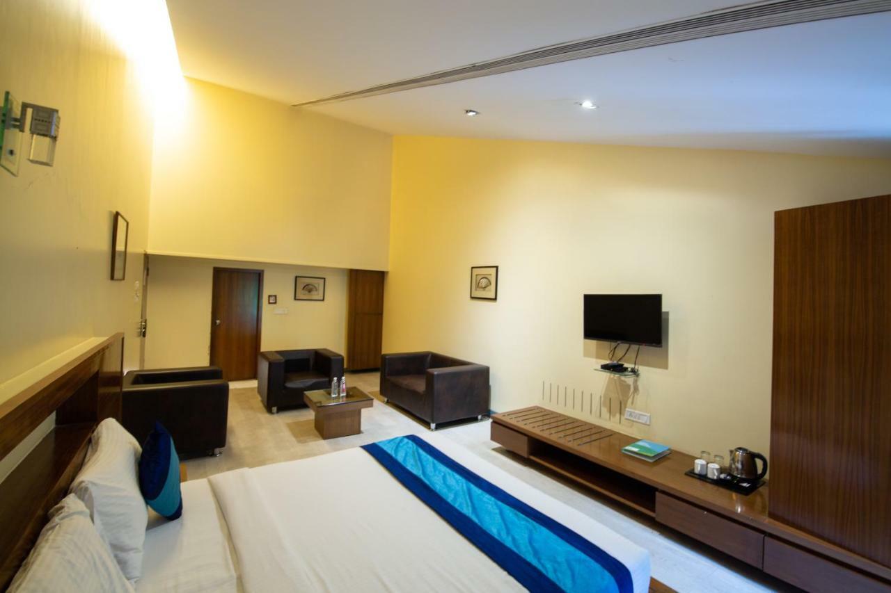 Mint Koregaon Park Next To Osho Ashram Pune Exterior foto